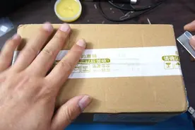 拆解：电池损坏的ipad5，看我如何拆下这个大电池，完美修复它视频封面
