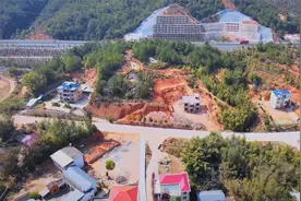 广西高速路旁的三兄弟，老二被古坟包围，吓得不敢装修视频封面
