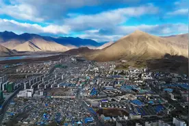 在西藏山南市，中国移动云视讯建设了从市到县到村的视频会议系统视频封面