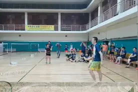 柳延星教你跳杀（羽毛球双打杀球技术）中文字幕视频封面