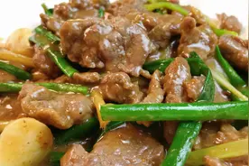牛肉怎么炒才够嫩滑？试试广东人的做法，就没人会说不好吃！