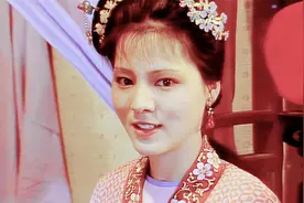 贾家被抄，袭人为何能幸免，她是什么时候离开贾府的？视频封面