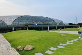 资深火车迷随沪苏通铁路第一次来到南通站，谈谈南通站给我的感受视频封面