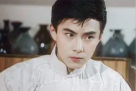 结婚三次娶了同一个女人，相爱24年至今无子，张卫健去哪了？视频封面