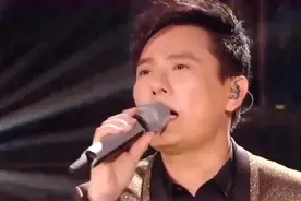 53岁张信哲，凄美恋情痛此生，身价过亿确单身，直言：绝不碰粉丝视频封面