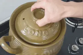 秋冬季，常给家人煲客家枸杞根汤，清热润肺好喝，常喝增强免疫力视频封面