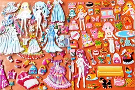 漂亮公主换装泡泡贴纸，7位公主换上漂亮的衣服，女生们很喜欢