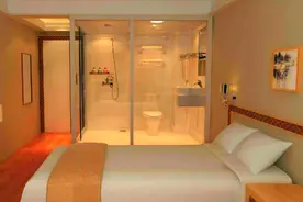 为什么宾馆卫生间要用玻璃墙，不用砖墙？业内人士：真相只有一个视频封面