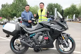 摩托VLOG：售价4.38万的春风650GT骑起来怎么样？视频封面