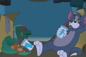 天美配音：汤姆猫主人减肥，他和小老鼠却天天吃宵夜，这是咋回事视频封面