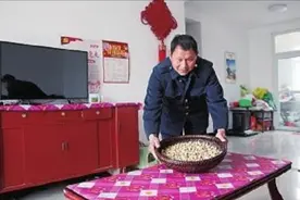 从深山区到“河景房”，洛阳贫困户：没想到不花钱也能住上好房子视频封面