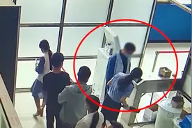 广东清远一男子科目三考场作弊被抓，交警：成绩被全部取消