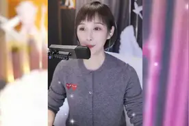 梁红演唱经典歌曲《爱》，想带你一起看大海，说声我爱你，真好听