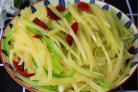 炒土豆丝，什么时候放醋很关键，步骤对了，怎么炒都脆爽入味视频封面