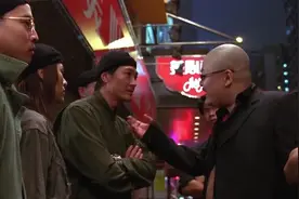 高利贷和警官比人多，警官的999还没拨出去，古惑仔叫来了100人