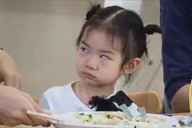 萌娃合集：Lucky吃醋冲爸爸翻白眼超可爱，杜江儿子嗯哼总乱认爸视频封面