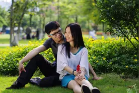 星座恋爱：巨蟹座男孩和处女座女孩的健康之旅视频封面