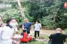 中国游客在老挝发生严重车祸致13人遇难，家属讲述更多细节！视频封面