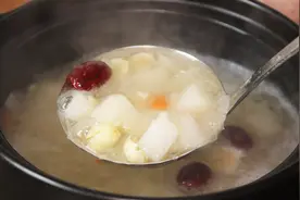 银耳粥这种做，浓稠又好喝，煮一锅才8块钱，老婆隔三差五点名吃视频封面
