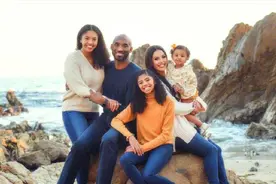 戳中泪点！瓦妮莎视频悼念二女儿，哽咽致谢WNBA帮助女儿圆梦