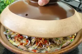 花甲加2把粉丝，这做法吃着真过瘾，鲜香又好吃，孩子直接当饭吃视频封面