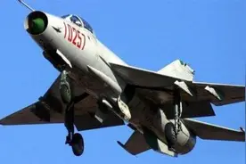 歼10都开始退役了，歼7为啥还在服役？视频封面