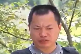 民宅深夜出怪事，地板喷出大量“血水”，民警挖开一看吓坏了视频封面