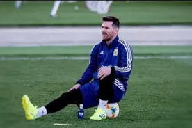 这个视频告诉你梅西训练时的脚法更无解，制导导弹可能就这样！！视频封面