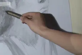 素描入门教程：女青年肖像写生素描，特别适合新手的方法！视频封面