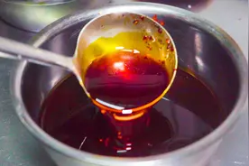 13种香料熬2小时，川菜厨子教你真正核心技术，江湖菜灵魂：老油