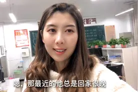 美女老师送自卑男孩回家，路上询问孩子自卑原因，两人对话好心酸视频封面