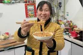 好吃爽口的豌豆凉粉，原来做饭这么简单，焕焕做了一大盆，真好吃视频封面