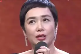 蒋雯丽儿子女儿曝光，节目中大方承认女儿是收养的，蒋雯丽谈家人视频封面