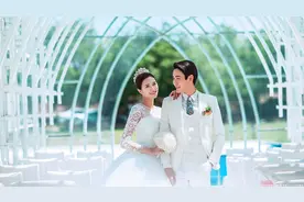 你的婚礼现场一定不能少了这浪漫的《beautiful in white》