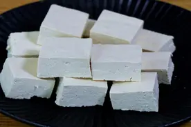 自制豆腐家庭做法：白醋点豆腐，比例配方简单易学，和买的一样！视频封面