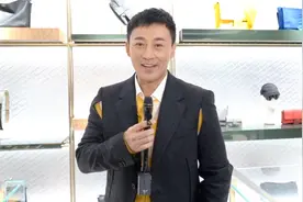 一年半没回香港 林峯终于名正言顺喊“老婆” 直认有计划生二胎视频封面
