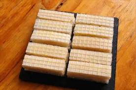 自制家庭版威化饼干，不用泡打粉和小苏打，又香又酥，入口即化