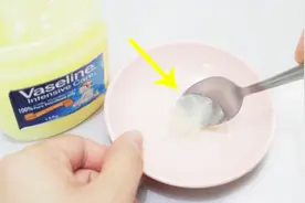 凡士林「不为人知」的10种妙用！帮你省事又省钱！快来试一试吧！视频封面