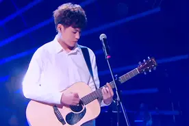 隔壁老樊的故事；原名樊凯杰95后，民谣歌手，他的经历都写在歌里视频封面