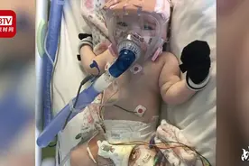 奇迹宝宝！英国一6个月婴儿感染新冠康复 医生护士流泪鼓掌视频封面