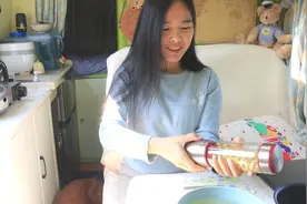 小情侣的旅居生活，吃住在车里，早上自己榨豆浆太好喝了视频封面
