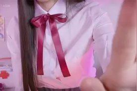 【助眠】温柔姐姐哄你入睡~摩擦声+手部动作+耳语#24