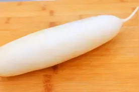 萝卜皮不要扔，厨师长分享特色腌制做法，清脆爽口的开胃小凉菜视频封面