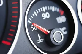 冷车启动时，多长时间水温到90度算正常？视频封面