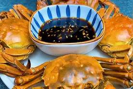 蒸螃蟹，只放姜片是大错！海鲜老板教我技巧，鲜美不腥营养全保留