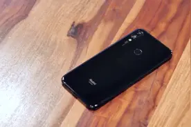 OPPO的realme回归国内，蓝绿大厂接连开启子品牌是何居心？视频封面