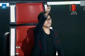 好声音：个性女生烟嗓出众，爆发力十足，汪峰竖大拇指举过头顶！