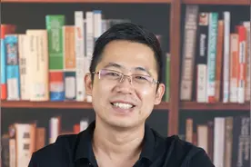 商场的品牌女装店，看似人流不多，却能屹立不倒，有什么秘密呢？