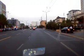 这条道路是当年共青团员义务劳动而命名的道路，济南共青团路视频封面