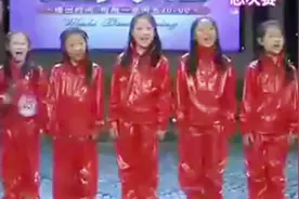 五位小女孩现场叫嚣主持人，同台斗舞，笑翻评委和观众！视频封面